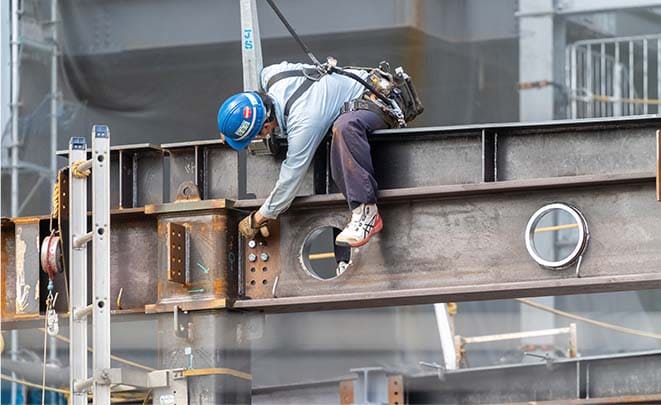 鉄骨建方・ボルト本締め工事